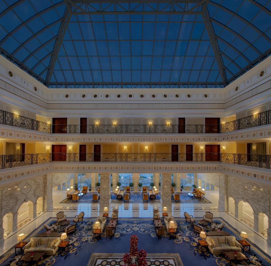 The Regency Hotel Kuwait Κουβέιτ Εξωτερικό φωτογραφία The interior of the hotel