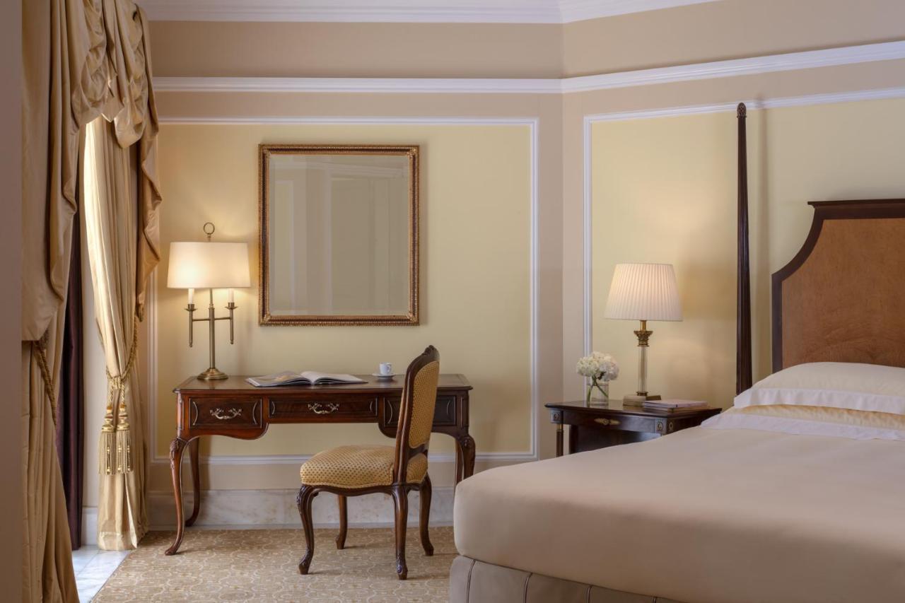 The Regency Hotel Kuwait Κουβέιτ Εξωτερικό φωτογραφία A bedroom at the Four Seasons Hotel
