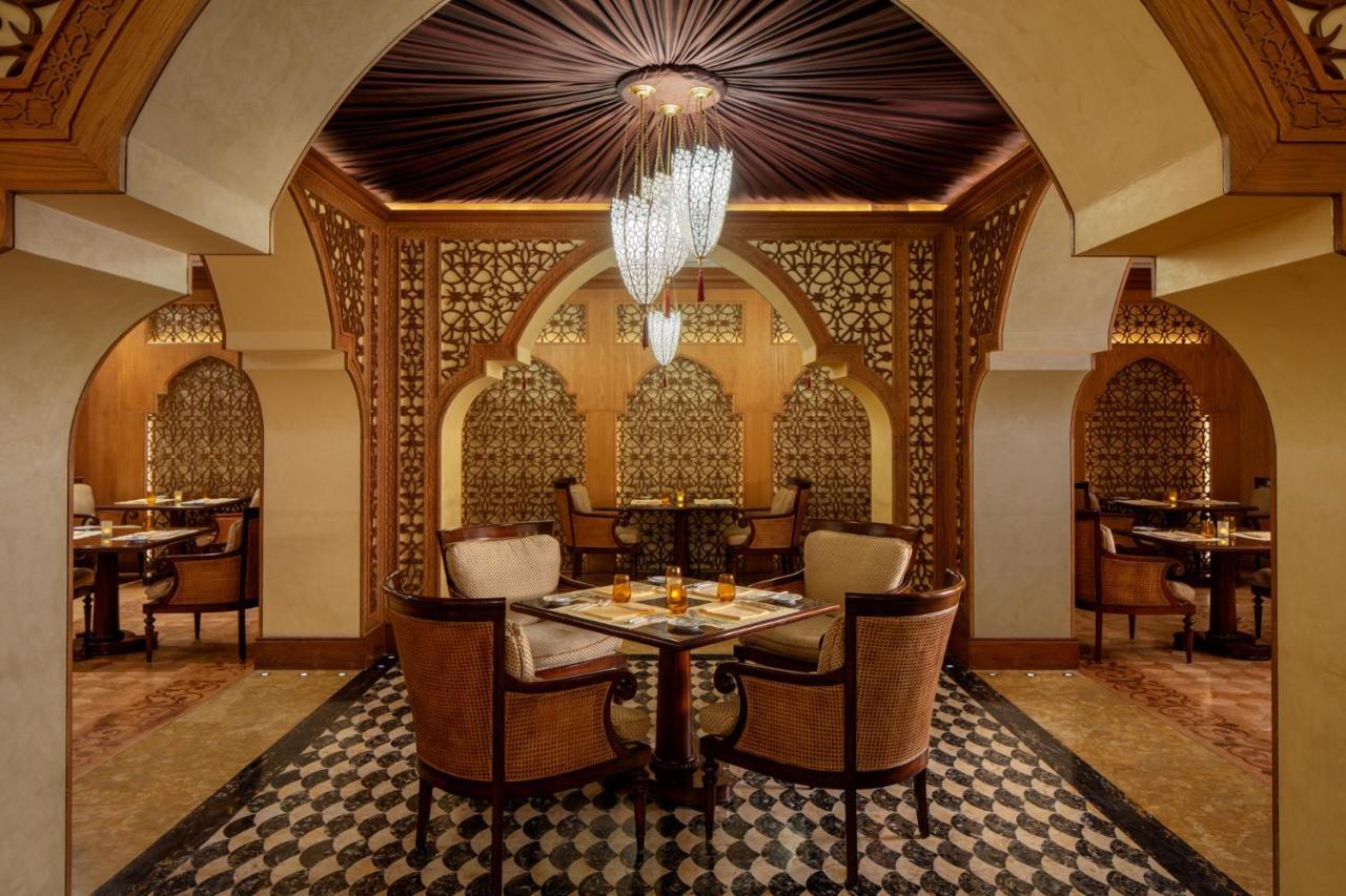 The Regency Hotel Kuwait Κουβέιτ Εξωτερικό φωτογραφία The restaurant