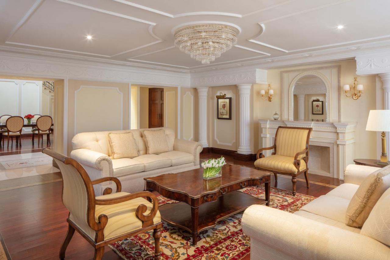 The Regency Hotel Kuwait Κουβέιτ Εξωτερικό φωτογραφία A living room in a suite at the Taj Mahal Palace, Mumbai