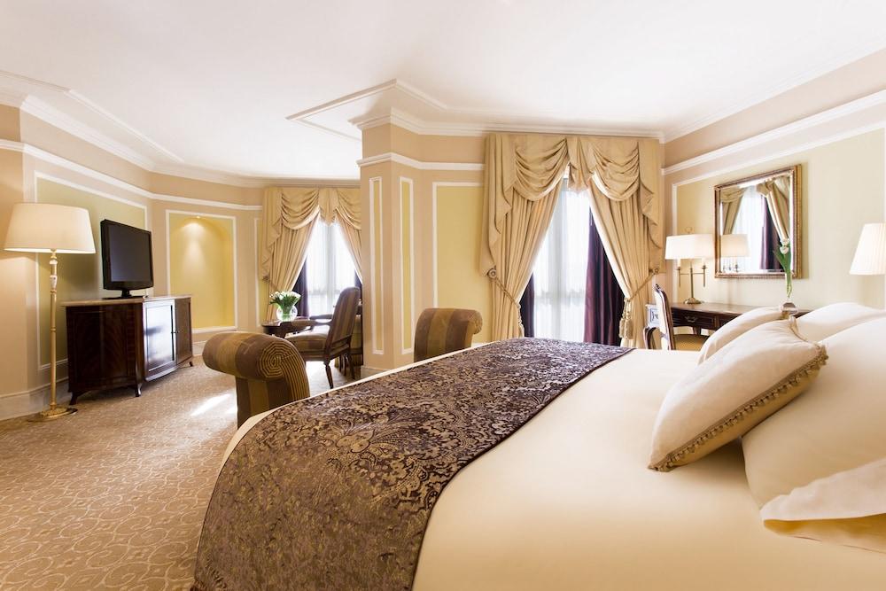 The Regency Hotel Kuwait Κουβέιτ Εξωτερικό φωτογραφία A suite at the Four Seasons Hotel, London