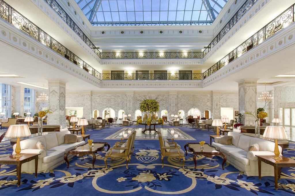 The Regency Hotel Kuwait Κουβέιτ Εξωτερικό φωτογραφία The lobby of the hotel