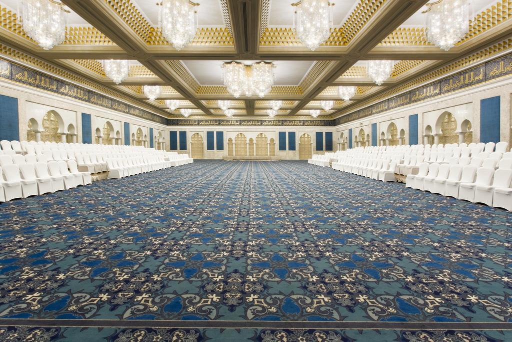 The Regency Hotel Kuwait Κουβέιτ Εξωτερικό φωτογραφία The interior of the main hall